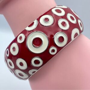 Retro Red & White Enamel Wide Hinge Bangle Bracelet Mod Circle Design